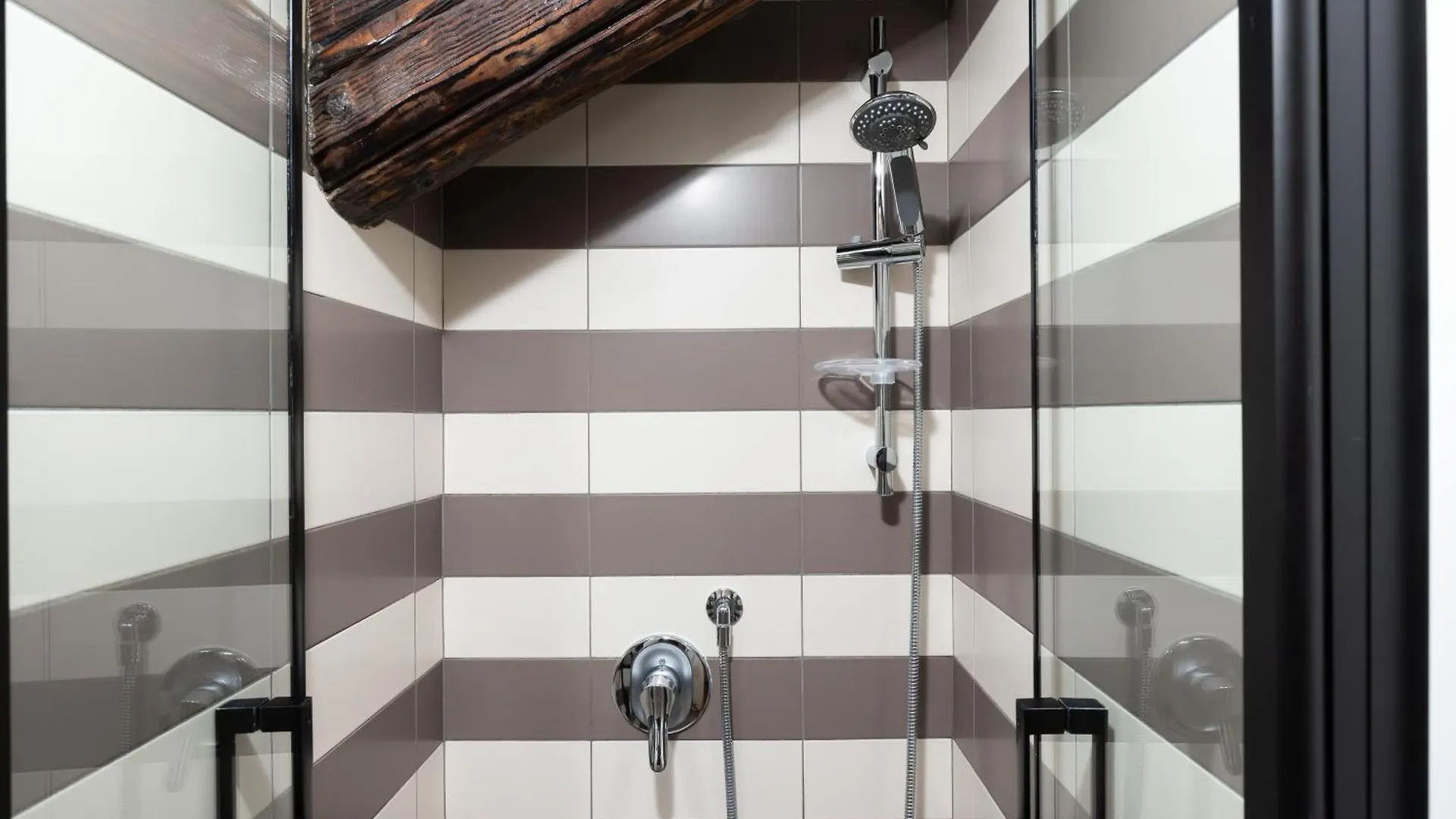 I M1-M2 2Min I Strategic, Modern, Quiet Apartment Milan