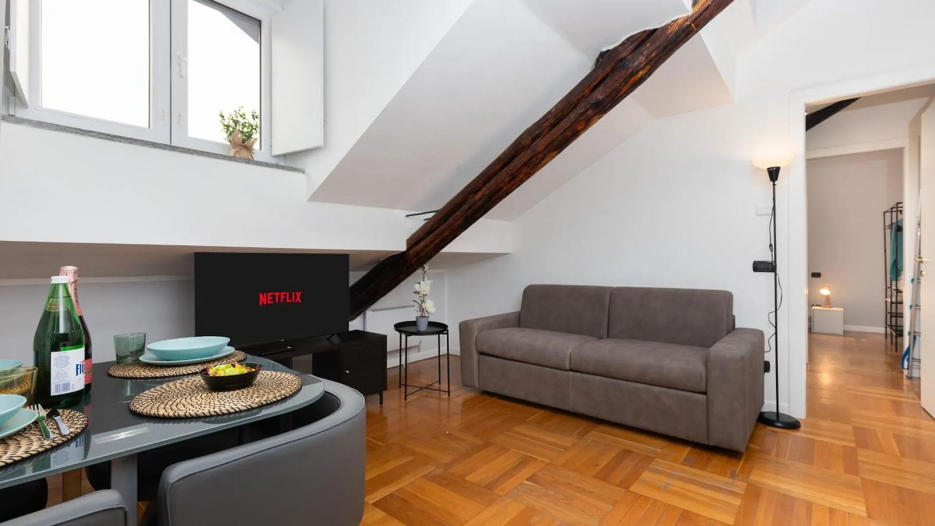 I M1-M2 2Min I Strategic, Modern, Quiet Apartment Milan Italy
