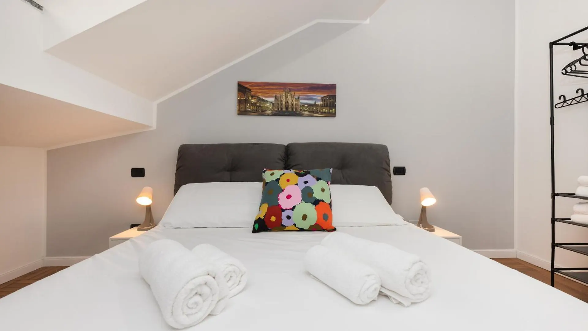 I M1-M2 2Min I Strategic, Modern, Quiet Apartment Milan
